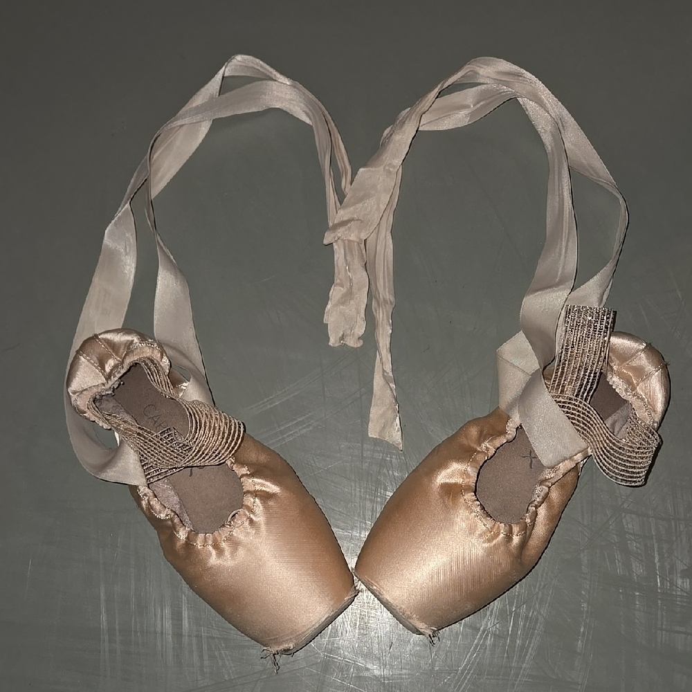 Used Pointe Shoes with Ribbons